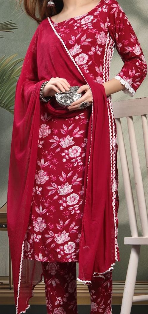 Women Floral Printed Regular Viscose Rayon Kurta with Trousers & Dupatta