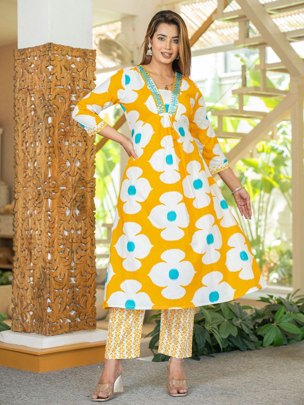 Women Floral Printed Empire-Style Pure Cotton Kurta with Trousers & Dupatta